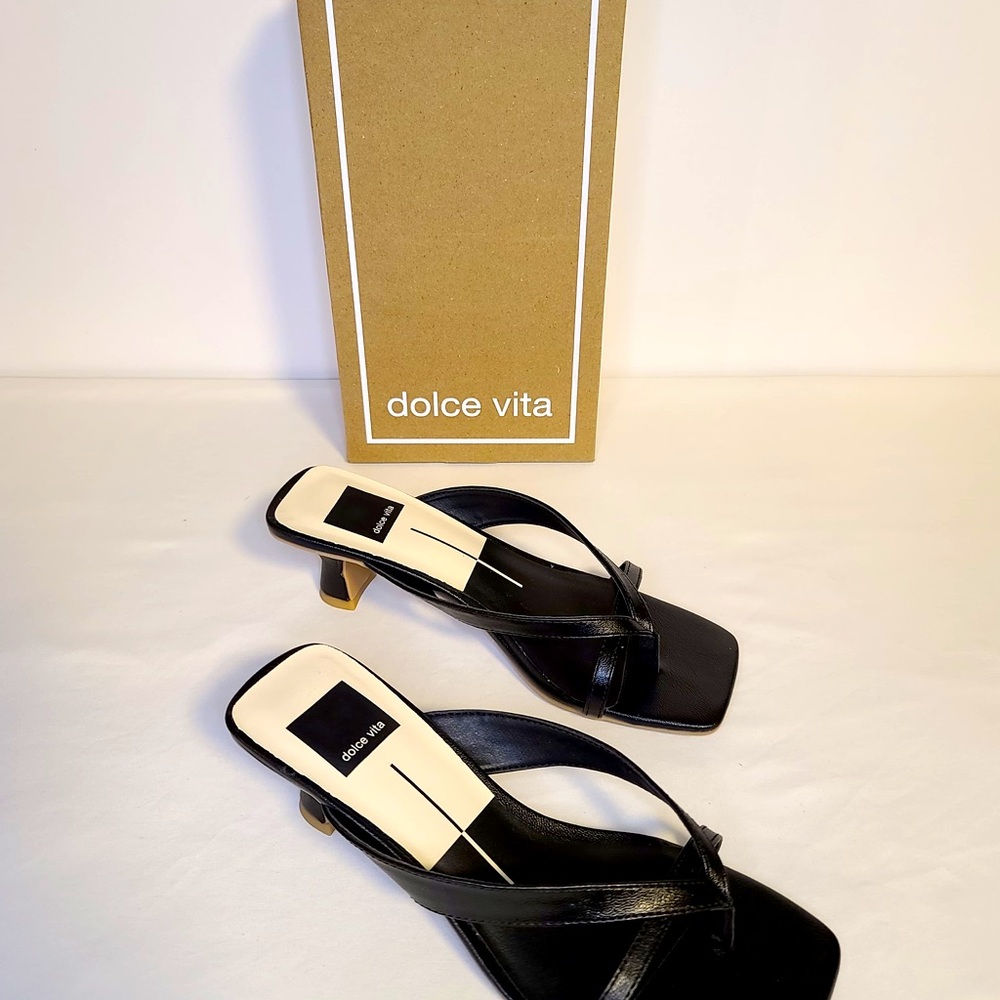 BREVEL KITTEN HEEL FLIP FLOP IN BLACK STELLA